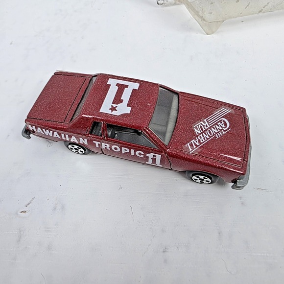 Vtg Ertl The Cannonball Run 1981 Chevrolet Hawaiian Tropic Stock Car OPEN BOX - Picture 3 of 9